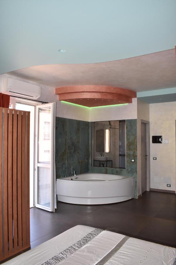 Garda Fantasy - Jacuzzi Apartment *