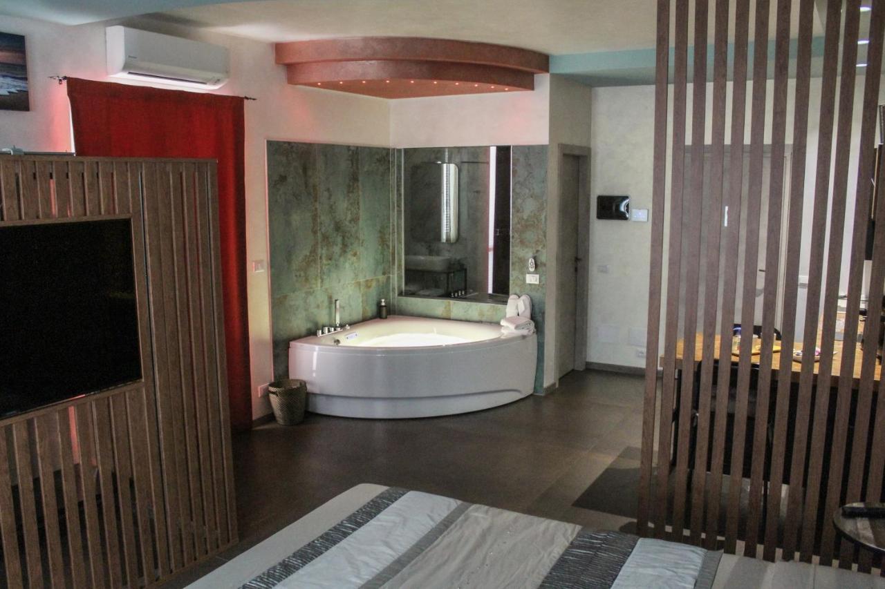 Garda Fantasy - Jacuzzi * Desenzano del Garda