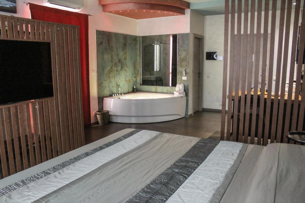 Garda Fantasy - Jacuzzi Apartment Desenzano del Garda