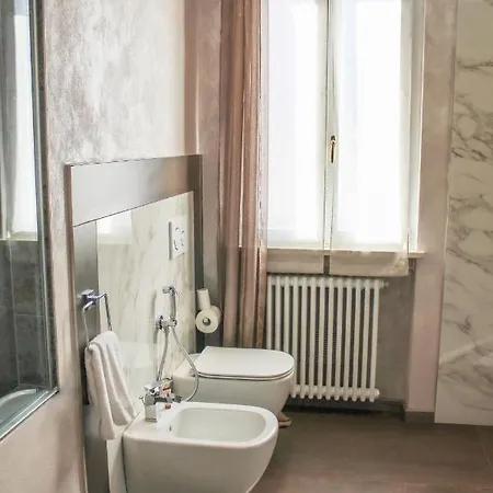 Garda Fantasy Apartment - Jacuzzi Desenzano del Garda Exterior photo